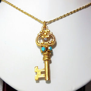 Miss Ellie NYC Swarovski Elements Key Necklace NWT